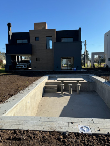 Venta Casa A Estrenar 2 Dormitorios 1 En Suite