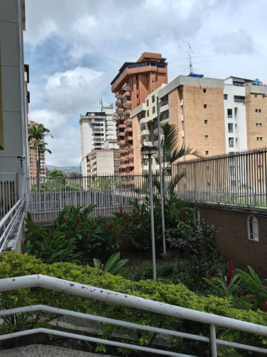 Venta Excelente Apartamento En Lomas Del Ávila, Cuenta Con 95.53m2