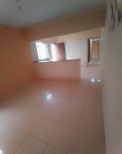 Imagem 2 de 10 de Casa Na Praia À 4 Km Do Mar, No Bairro Caraminguava, Em Peruíbe