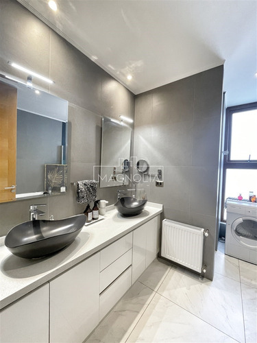 Casa En Venta De 7 Dorm. Mas Servicios En Chicureo Poniente