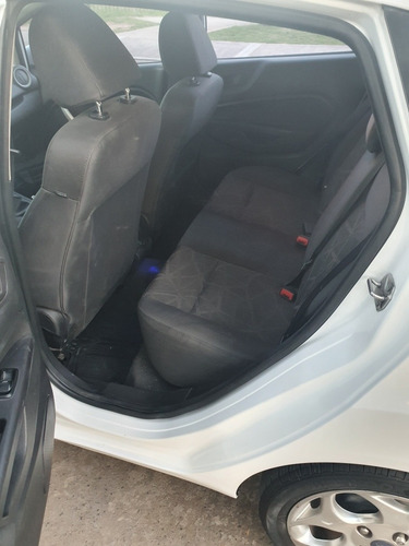 Imagen 9 de 12 de Ford Fiesta Kinetic Design 1.6 Design 120cv Titanium