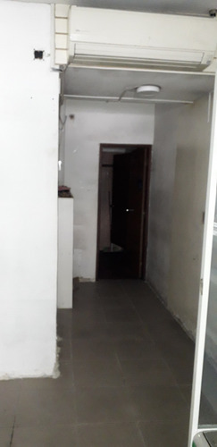 Alquilo Local Comercial Sobre 18 Alto Pasaje De Publico.