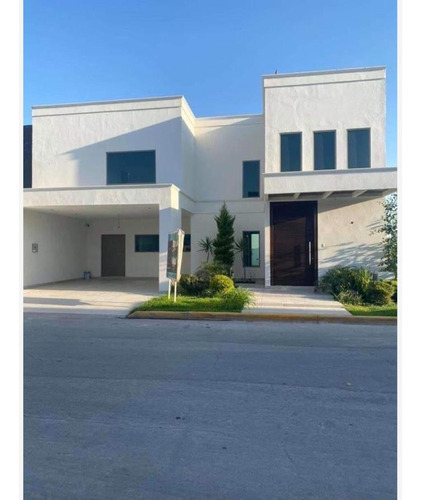 Casa En Venta En Residencial El Fresno