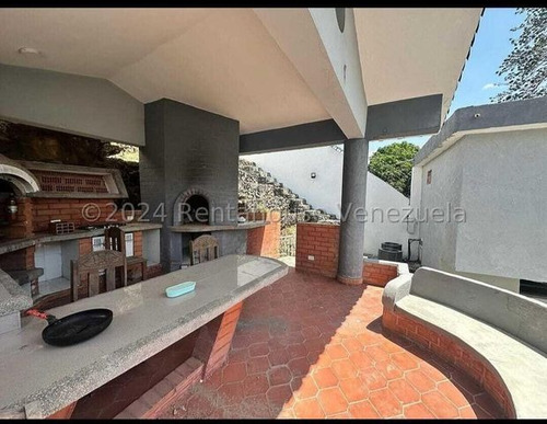 Casa Moderna Totalmente Remodelada, Con Amplios Espacios Iluminados Colinas De Guataparo 24-23018