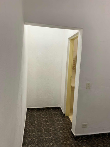 Casa De 3 Cômodos + Lavanderia Compartilhada