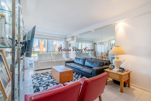 Imagen 2 de 16 de Venta Apartamento 2 Dormitorios Y Medios En Playa Brava, Punta Del Este