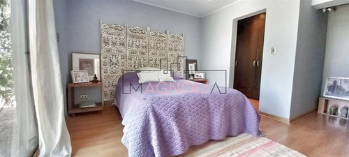 Casa En Venta De 5 Dorm. En Limache
