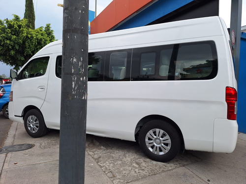 Nissan Urvan NISSAN URVAN 2.5 15 PASAJEROS AMPLIA Aa MT