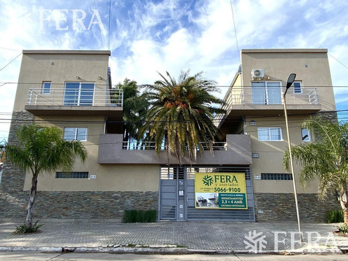 Imagen 2 de 19 de Venta Departamento 4 Ambientes Con Dos Cocheras. En Bernal (24216)