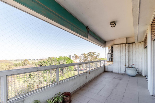 Imponente Piso Con Vista Al Hipodromo, Dos Cocheras Y Baulera En Acassuso.