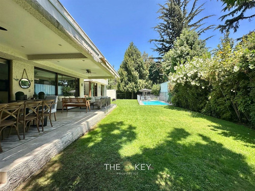 Casa En Arriendo De 5 Dorm. En Las Condes