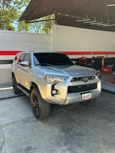 Imagen 2 de 16 de Toyota 4runner Sr5
