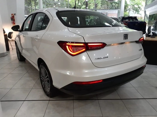 Imagen 17 de 21 de Fiat Cronos Precision 1.8 Mt R