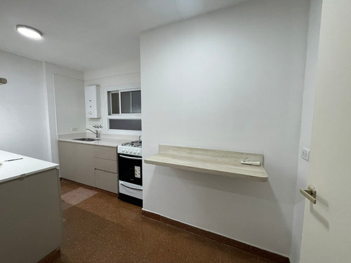 Departamento En Alquiler Boulevard Olleros, Muy Buen Estado.