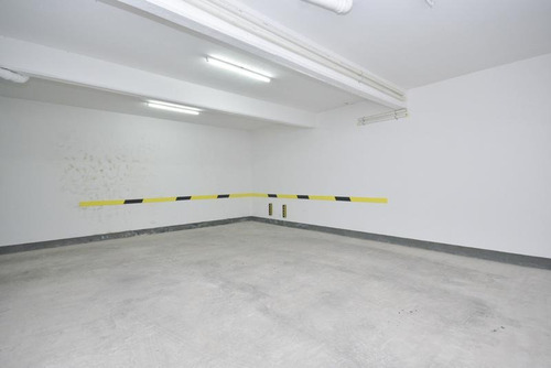 Imagen 1 de 3 de Cochera Privada Para 5 Autos - Caballito