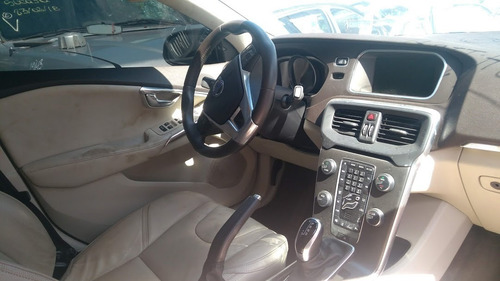 Imagem 4 de 5 de Sucata Peças Acessórios Volvo V40 T-5 C.country 2.0 210cv