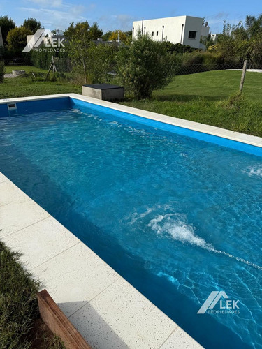 Impecable Casa Con Pileta En San Matias! Acepta Permuta Menor Valor... Mono O 2 Amb Caba