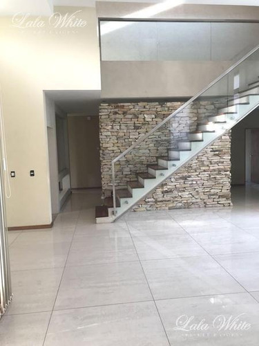 Imagen 12 de 23 de Venta - Casa En Saint Thomas Este