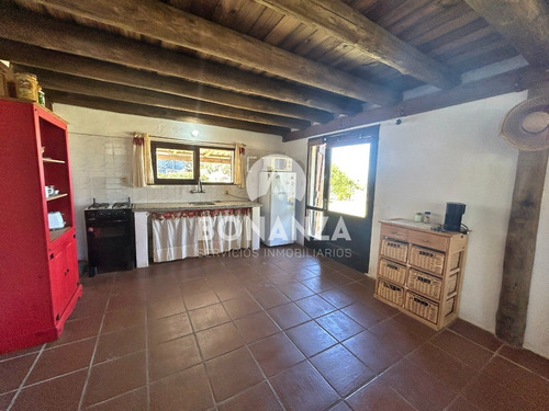 Casa En Venta A Tres Cuadras De La Playa. Piriápolis - Punta Negra. 1590 Metros Cuadrados De Terreno.
