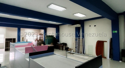 Edificio Comercial En Venta En Centro, Lara/*/ Cesar Bullones Vende/*/