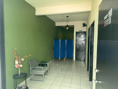 Local En Renta Edificio De 3 Niveles
