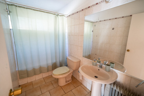 Gran Casa De Dos Pisos En Excelente Sector De Concón