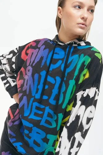Buzo Oversize Mujer Graffitti Ginebra
