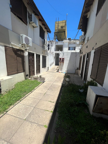 Duplex De 3 Ambientes Con Patio En Lomas Del Mirador