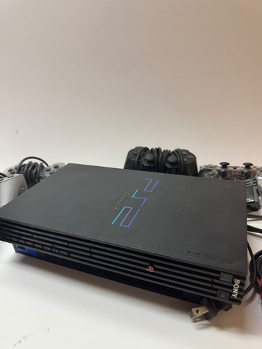 Consola Playstation 2 Con Cinco Controles Negro (Usado)