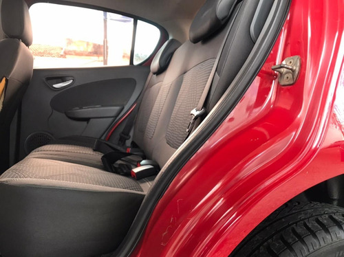 Imagem 9 de 15 de Fiat Palio 1.0 Attractive 2015 Completo