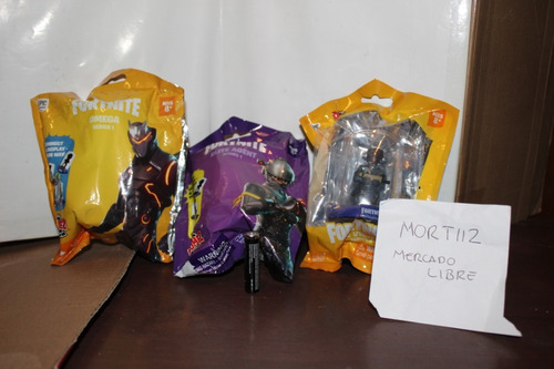 3 Figuras Fortnite Pop Domez Omega Elite Agent Visitor (Usado)