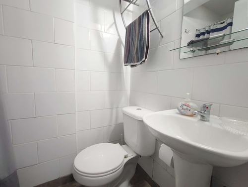 Venta De Propiedad Comercial En Centro De Quilpué, 5h+5b+4e