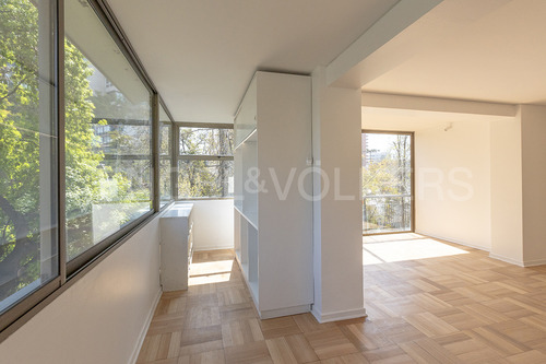 Departamento Remodelado En Calle Vitacura