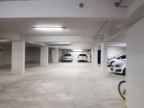Imagen 9 de 26 de Venta Cocheras Parking Garage En Flores