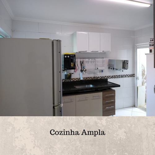 Apartamento 02 Qts Com Suíte E Quintal!