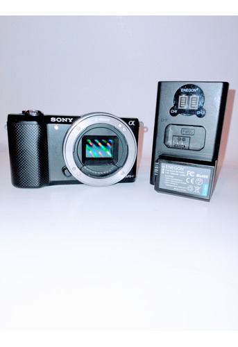 Sony A5000 Cuerpo (solo 4126 Clics}