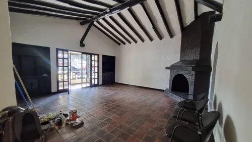 Casa Local Independiente Ubicada Entre Glorieta De Colombia Y Estacion Floresta