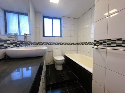 Amplio Departamento 3d+2b Con Vista Parque Forestal