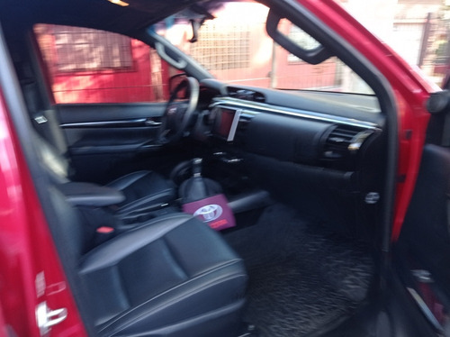 Imagen 16 de 18 de Toyota Hilux Srx 4x4 2.8 Tdi Caja Manual De 6ta Año 2018
