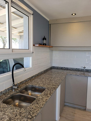 Casa En Venta - 2 Dormitorios 2 Baños - Cochera - 300mts2 - Los Reartes, Córdoba