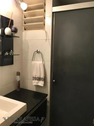 Apartamento En Venta, 4 Dormitorios, 2 Baños, Terraza-lavadero, -colonia-centro