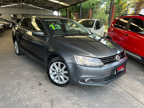 Volkswagen Jetta 2.0 Comfortline Flex 4p Automática