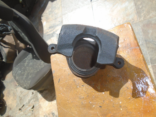Vendo Caliper Delantero Derecho De Nissan Pickup, Año 1992