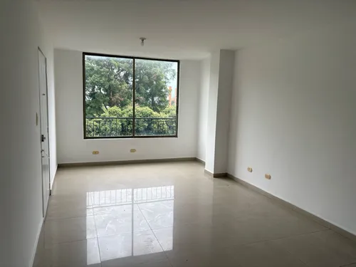 Edificio En Venta En El Ingenio Iii. Cod V8562