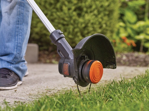 Imagen 4 de 10 de Bordeadora Black + Decker Inalambrica 20v Lst201