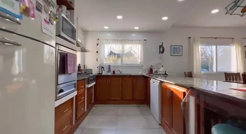 Casa En Venta - 4 Dormitorios 3 Baños - Verónica