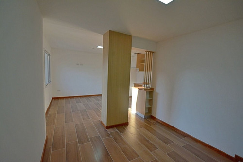 Imagen 2 de 9 de Ph 1er Piso Al Lateral