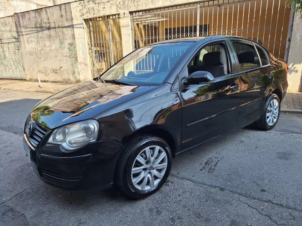 Volkswagen Polo Sedan 1.6 Vht Total Flex 4p