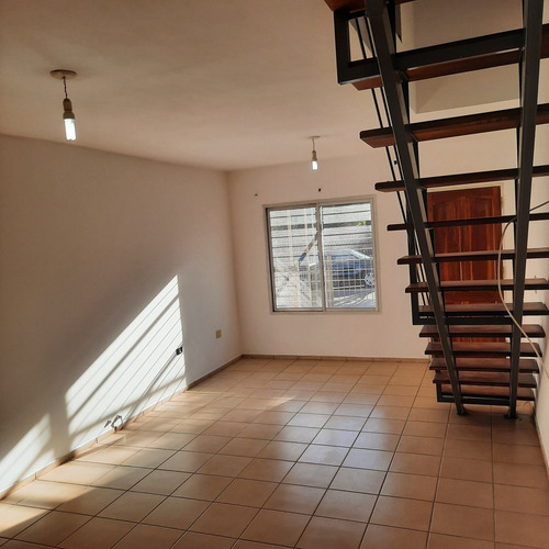 Imagen 4 de 15 de Duplex 2 Dormitorios Con Cochera, Pileta Y Quincho