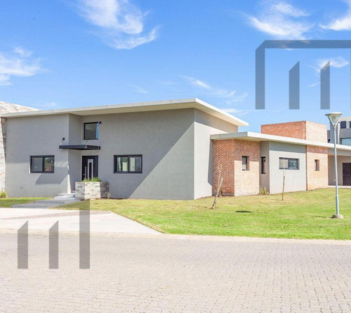 Casa Quinta En Venta De 1740m2 Ubicado En Valdevez Barrio Privado